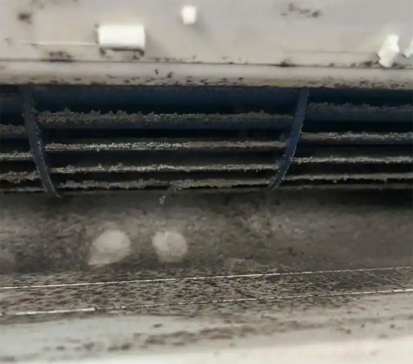 宜良空调吹的风有股烧焦味是怎么回事